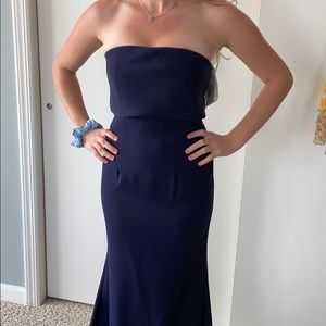 NEVER WORN STRAPLESS NAVY GOWN